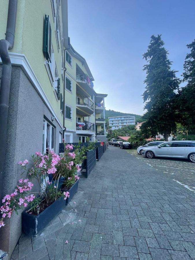 Apartman Mare Opatija Eksteriør billede
